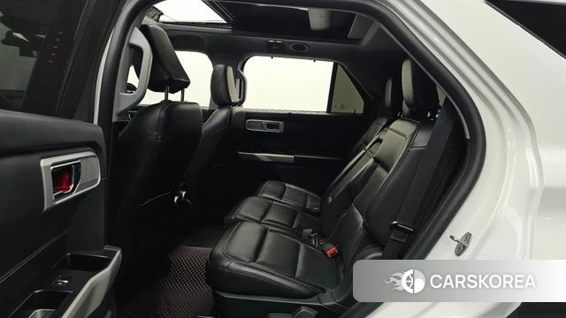 Ford Explorer 6th Generation 2021 Белый из Кореи, фото 3