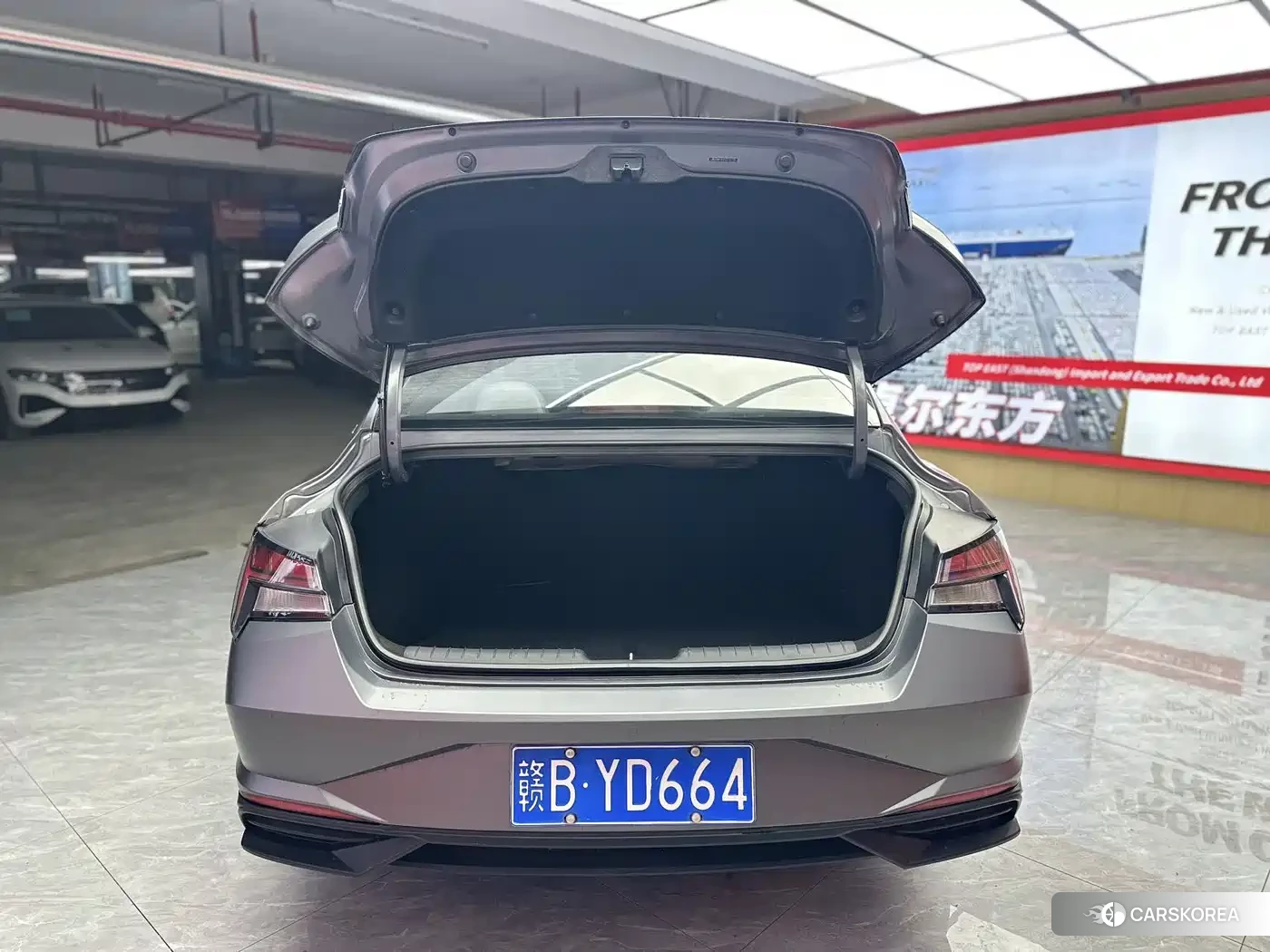 Hyundai Elantra 2023 Silver/gray из Китая, фото 3