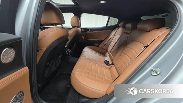 Kia Stinger Meister 2023 Серебряный из Кореи, фото 3