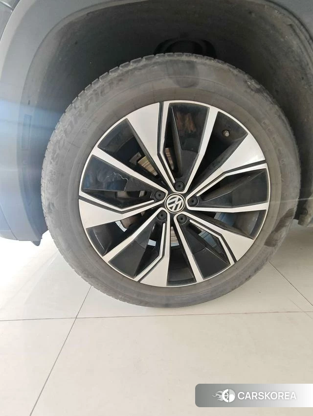 Volkswagen Tourang 2021 Черный из Китая, фото 3