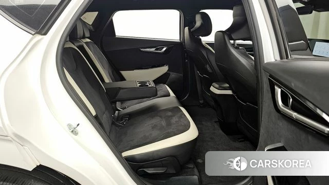 Kia EV6 2023 Белый из Кореи, фото 3