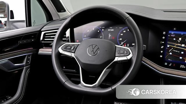 Volkswagen Touareg 3rd generation 2025 Белый из Кореи, фото 3
