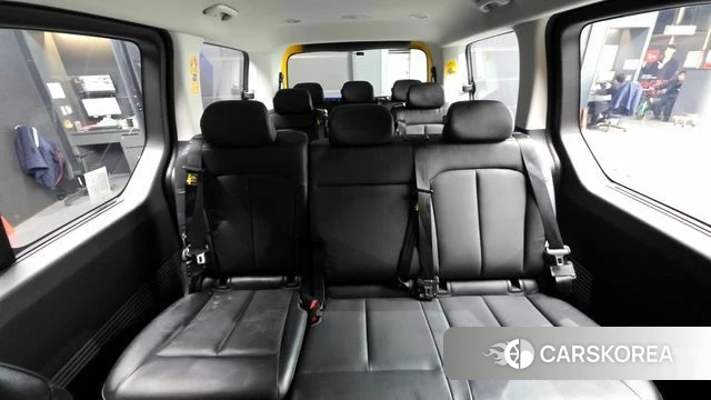 Hyundai Staria 2022 Желтый из Кореи, фото 3