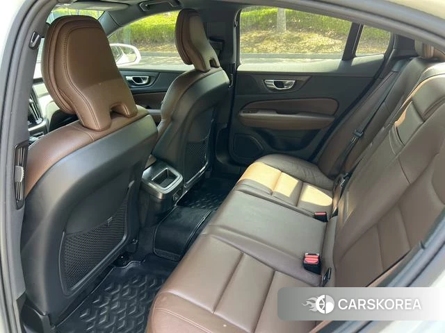 Volvo S60 2021 Белый из Китая, фото 3