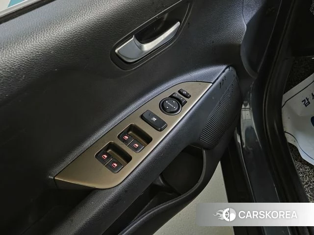 Kia Stonic 2018 Синий из Кореи, фото 3