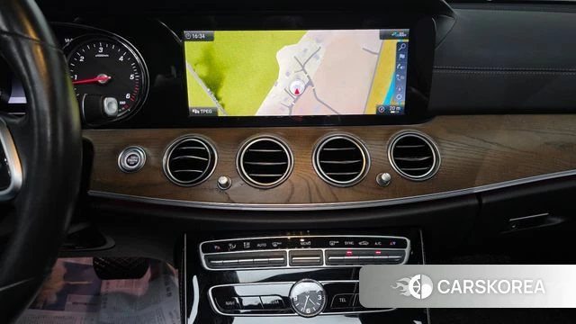 Mercedes-Benz E-Class W213 2020 Белый из Кореи, фото 3