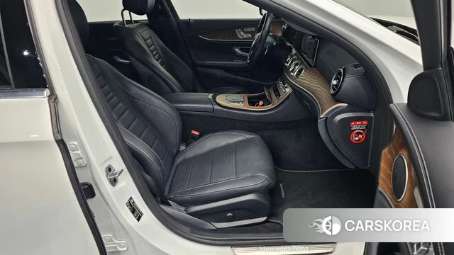 Mercedes-Benz E-Class W213 2021 Белый из Кореи, фото 3