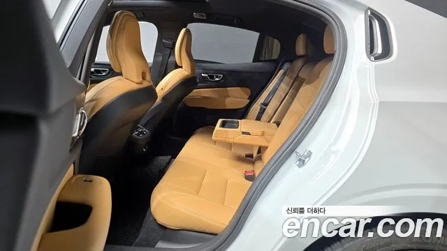 Volvo S60 3rd generation 2019 Белый из Кореи, фото 3