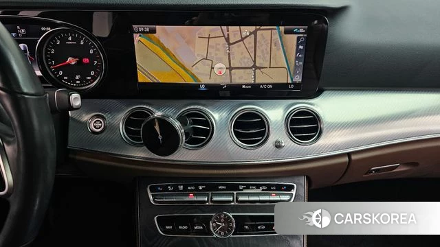 Mercedes-Benz E-Class W213 2019 Белый из Кореи, фото 3