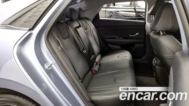 Hyundai The New Avante (CN7) 2023 Светло-серебряный цвет из Кореи, фото 3