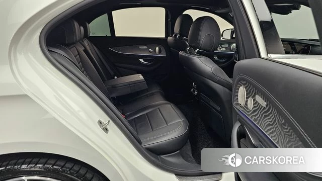 Mercedes-Benz E-Class W213 2022 Белый из Кореи, фото 3