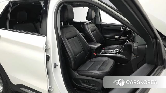 Ford Explorer 6th Generation 2021 Белый из Кореи, фото 3