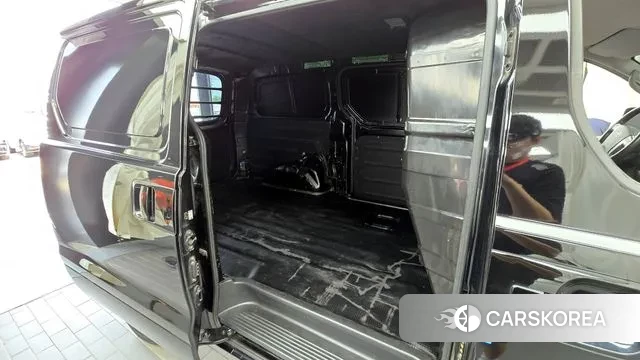 Hyundai The New Grand Starex 2021 Черный из Кореи, фото 3