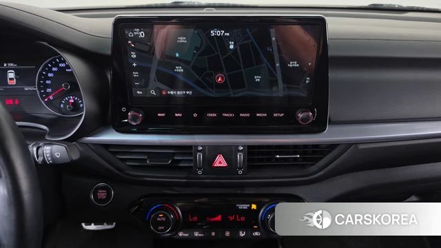 Kia The New K3 2nd generation 2023 Белый из Кореи, фото 3