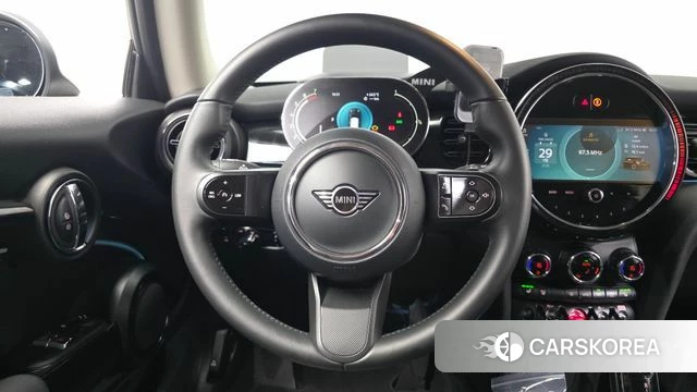 Mini Cooper 2022 Черный из Кореи, фото 3