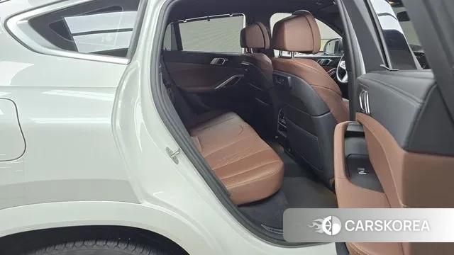 BMW X6 (G06) 2022 Белый из Кореи, фото 3