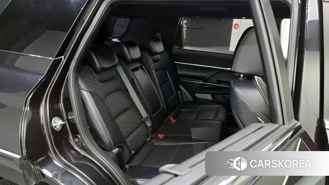 Ssangyong Torres 2024 Черный из Кореи, фото 3