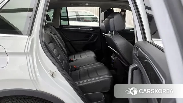 Volkswagen Tiguan second Generation 2020 Белый из Кореи, фото 3