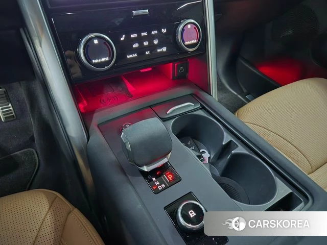 Land Rover Discovery 5 2025 Песочный из Кореи, фото 3