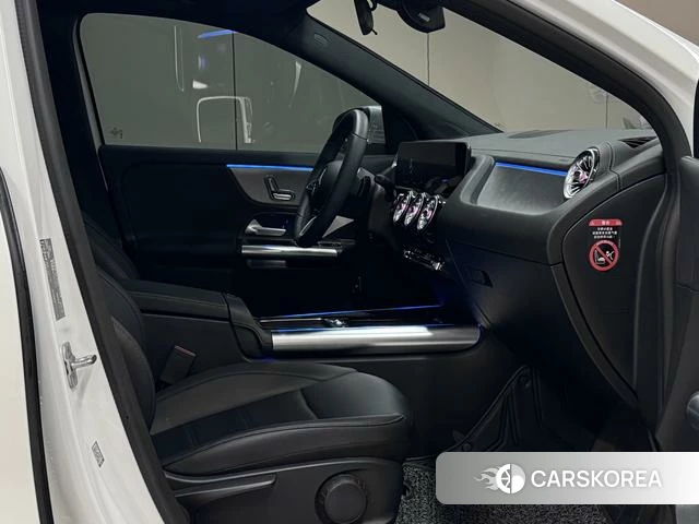 Mercedes-Benz GLA 2024 Белый из Китая, фото 3