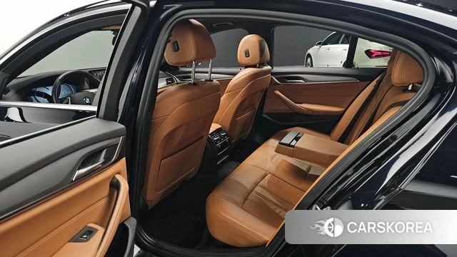 BMW 5 Series (G30) 2018 Черный из Кореи, фото 3