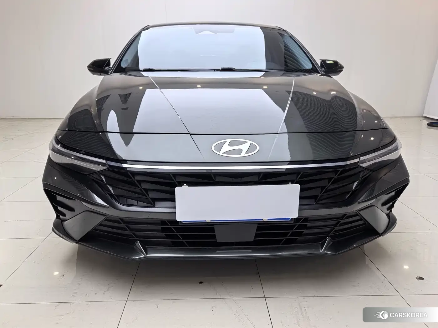 Hyundai Elantra 2024 Silver/gray из Китая, фото 3