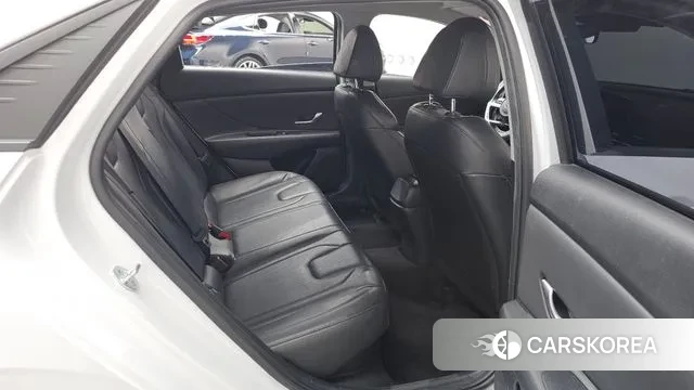 Hyundai Avante Hybrid (CN7) 2022 Белый из Кореи, фото 3