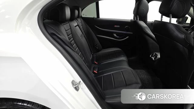 Mercedes-Benz E-Class W213 2018 Белый из Кореи, фото 3