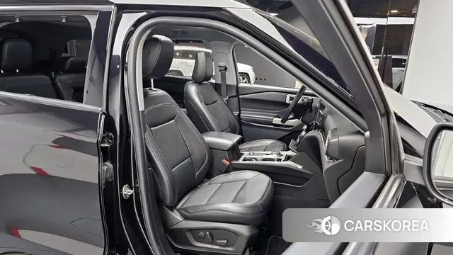 Ford Explorer 6th Generation 2021 Черный из Кореи, фото 3