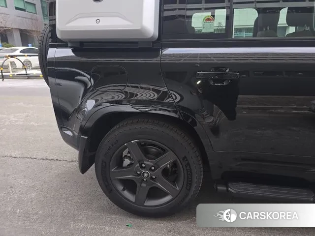 Land Rover Defender (L663) 2025 Черный из Кореи, фото 3