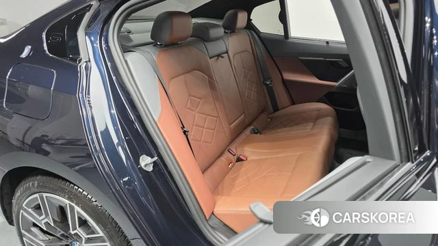 BMW 5 Series (G60) 2024 Синий из Кореи, фото 3