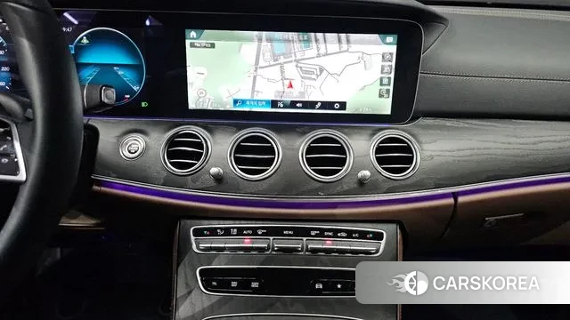 Mercedes-Benz E-Class W213 2023 Белый из Кореи, фото 3