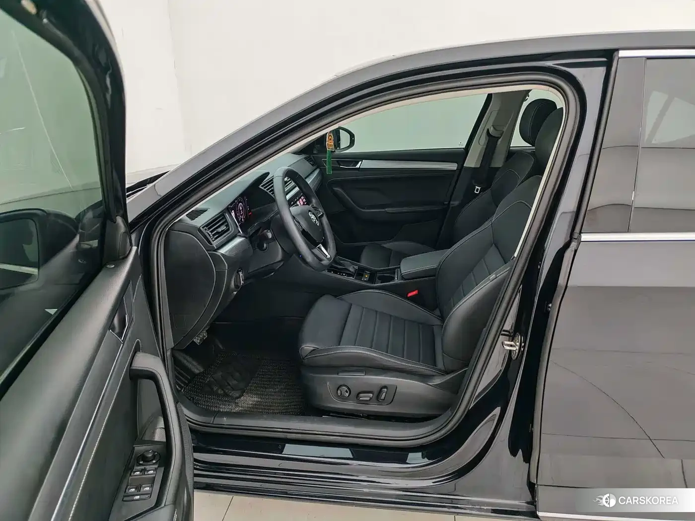 Skoda Superb 2024 Черный из Китая, фото 3