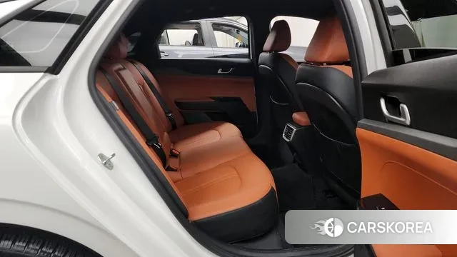 Kia The New K5 3rd generation 2023 Белый из Кореи, фото 3