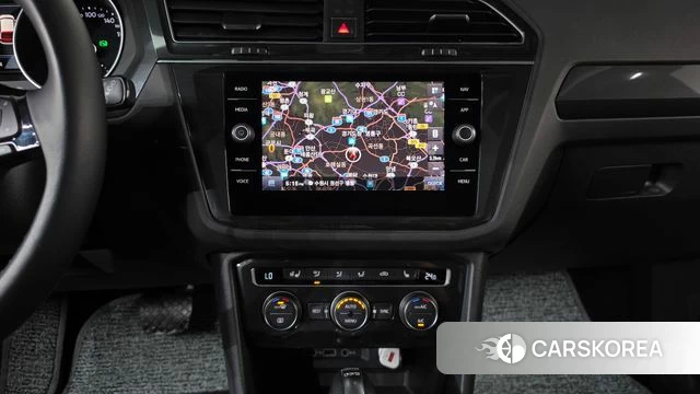 Volkswagen Tiguan second Generation 2018 Белый из Кореи, фото 3