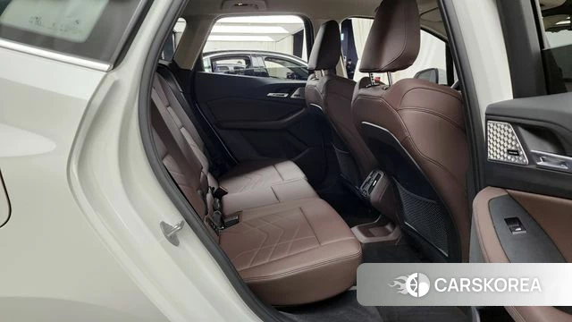 BMW 2 Series Active Tourer (U06) 2024 Белый из Кореи, фото 3