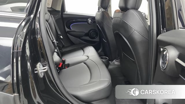 Mini Cooper 2023 Черный из Кореи, фото 3