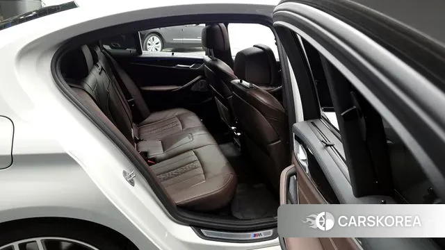 BMW 5 Series (G30) 2022 Белый из Кореи, фото 3