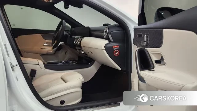 Mercedes-Benz A-Class W177 2024 Белый из Кореи, фото 3