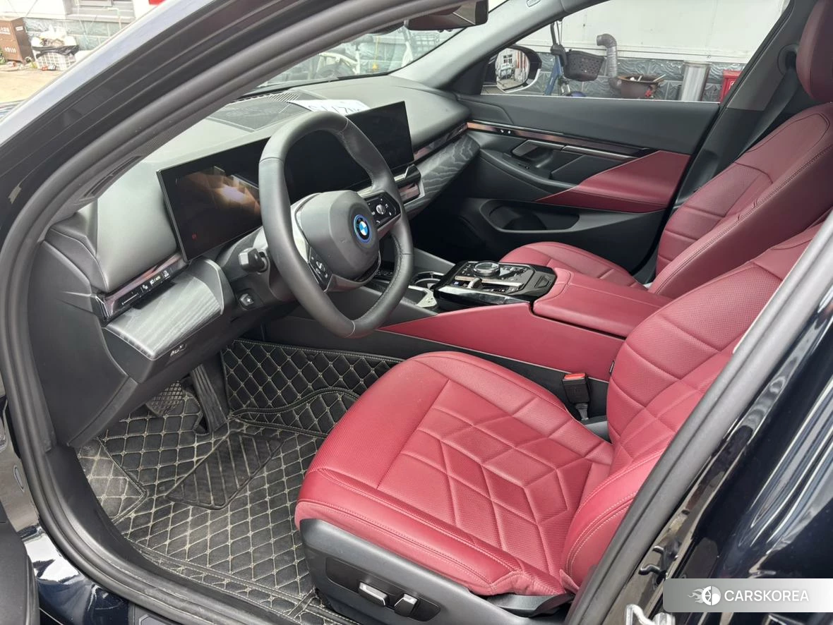 BMW i5 2024 Черный из Китая, фото 3