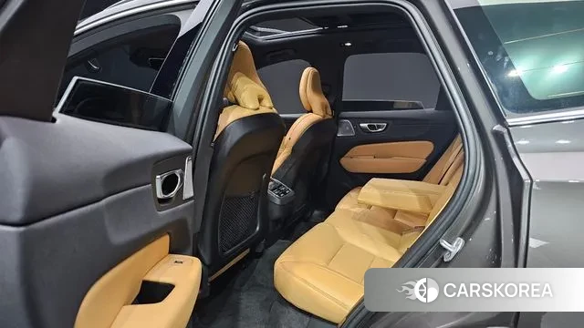 Volvo XC60 second Generation 2023 Серый из Кореи, фото 3