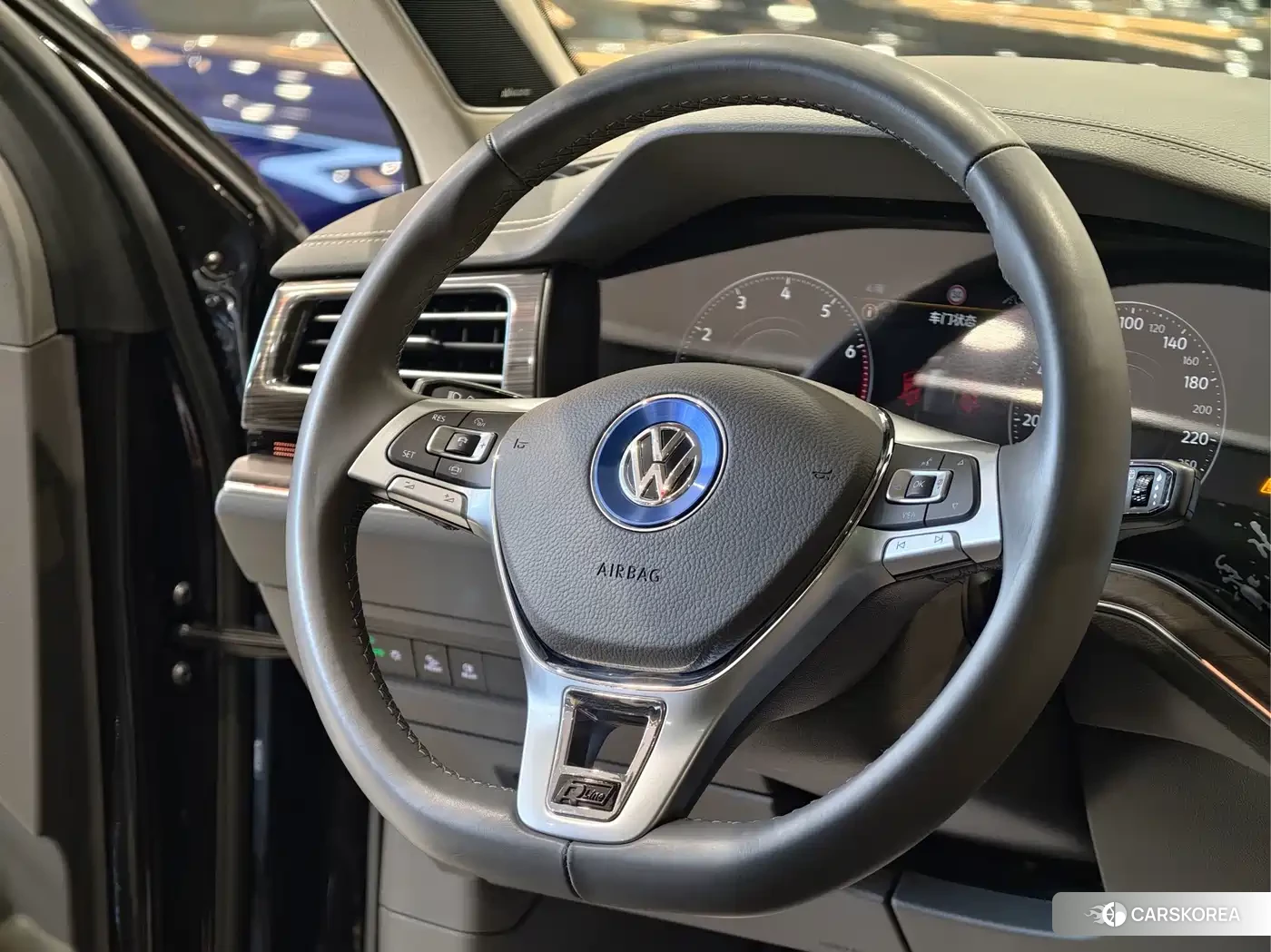 Volkswagen Touareg 2019 Champagne/brown из Китая, фото 3