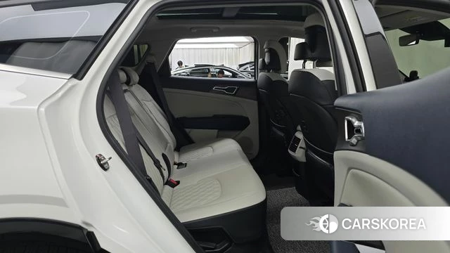 Kia Sportage 5th Generation Hybrid 2021 Белый из Кореи, фото 3