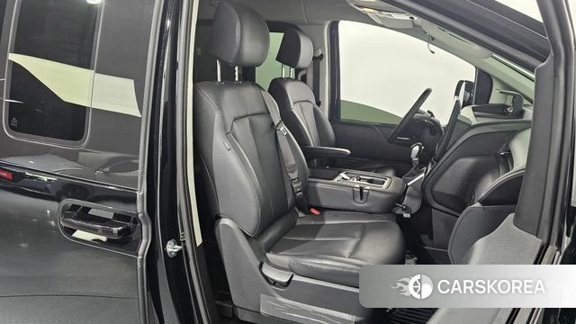 Hyundai Staria 2025 Черный из Кореи, фото 3