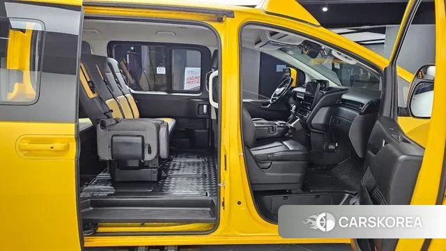 Hyundai Staria 2022 Желтый из Кореи, фото 3