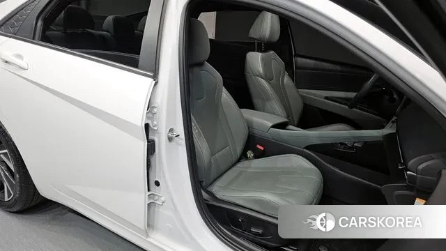 Hyundai The New Avante Hybrid (CN7) 2023 Белый из Кореи, фото 3