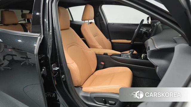 Lexus UX300h 2024 Черный из Кореи, фото 3