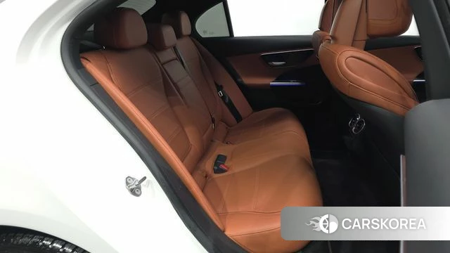 Mercedes-Benz C-Class W206 2023 Белый из Кореи, фото 3