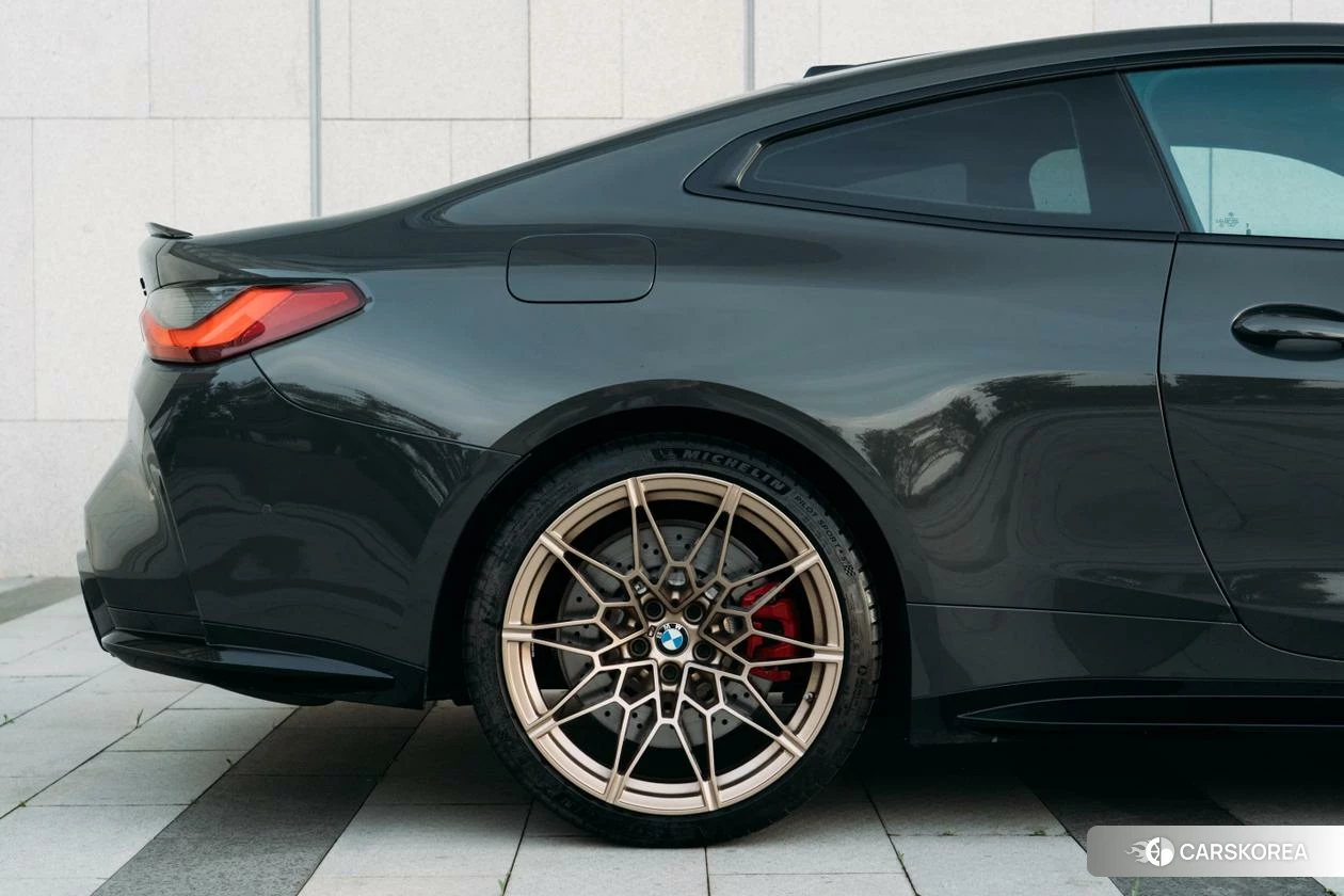 BMW M4 2023 Темно-серый из Китая, фото 3