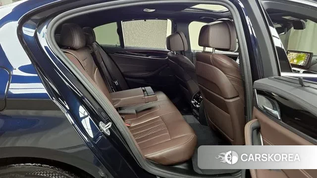 BMW 5 Series (G30) 2023 Черный из Кореи, фото 3